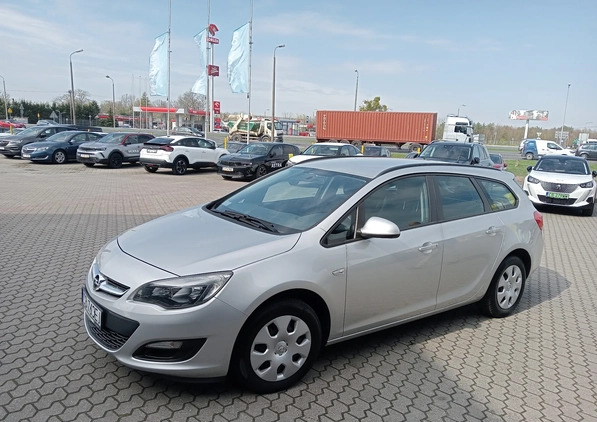 Opel Astra cena 33900 przebieg: 185987, rok produkcji 2015 z Mieroszów małe 29